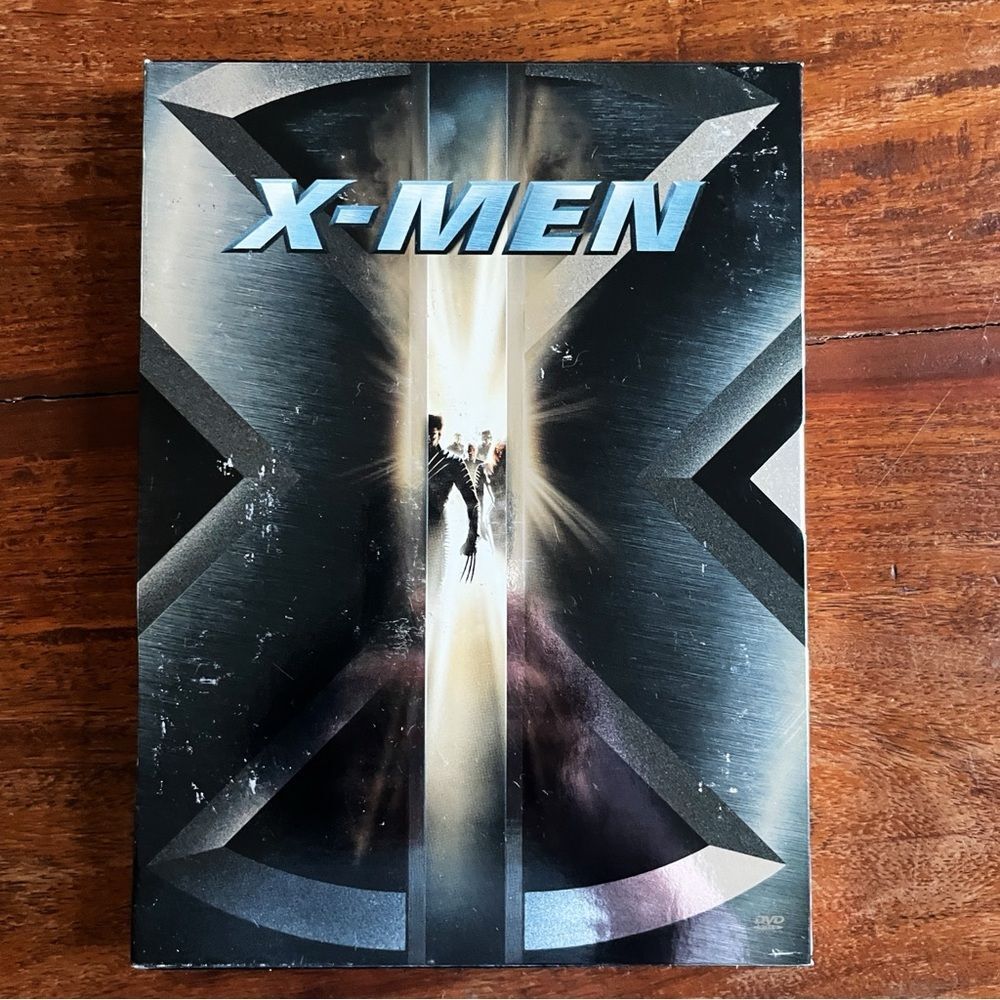 X-Men DVD - Black and Silver Hugh Jackman Halle Berry Patrick Stewart Widescreen